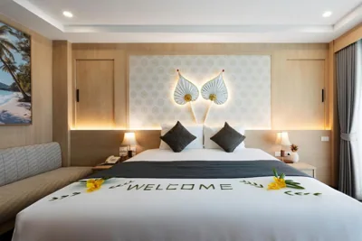 带阳台豪华双人或双床间 — Baan Sailom Hotel Phuket